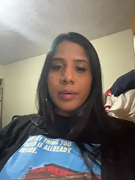 melanieebc from StripChat is Freechat