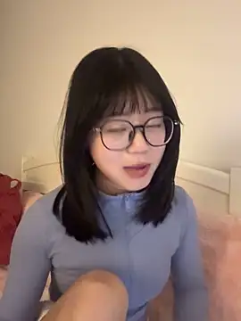 美女Ella-AAAAA在线直播