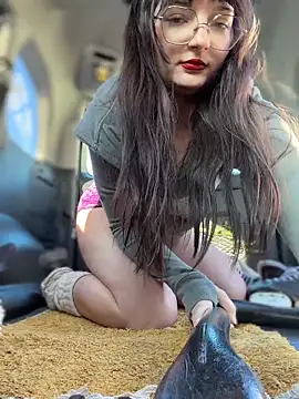 Webcam Model (urpuppymoon)  is live.Free join now!