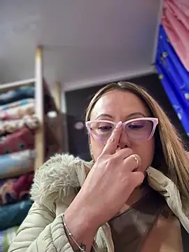 VIOLETA-25_ from StripChat is Freechat