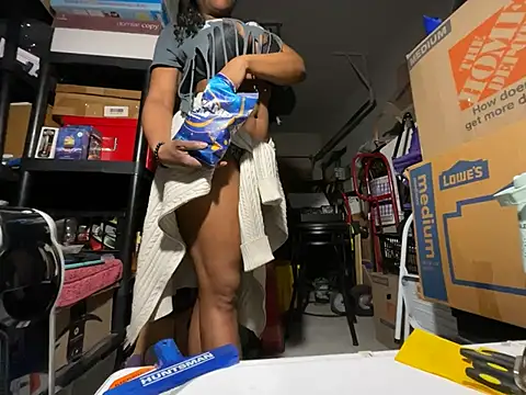 Webcam Model (wynterheat)  is live.Free join now!