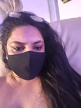 indian_queen007 (F young) - oiling boobs