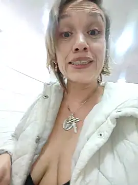 marilynrichter (F milf) - Titis in público