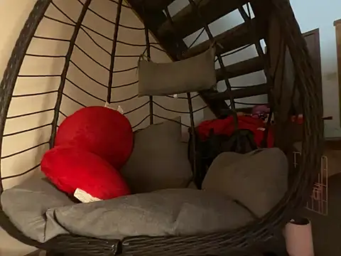 Webcam Model (odbodu)  is live.Free join now!