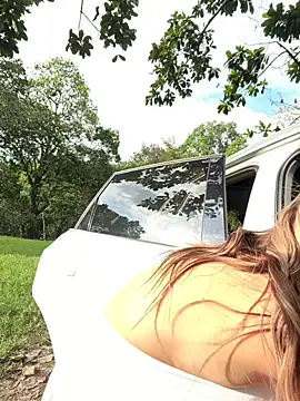 dianita_1988 (F milf) - I put him in the car, he sees me putting