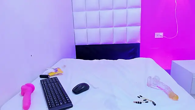 melanny_hot69 - Melanny_hot69's free webcam