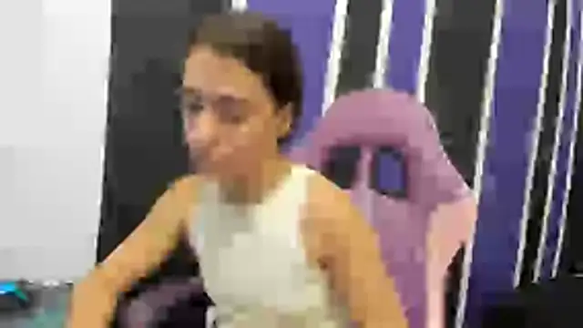 scarleth18 - Scarleth18's free webcam - UK Sex Cams