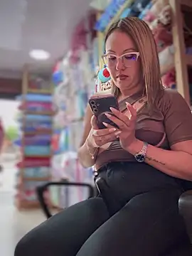 violeta-25_ - VIOLETA-25_'s free webcam - UK Sex Cams