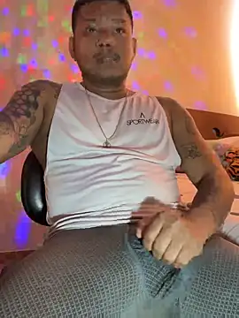 saipuer31 - Saipuer31's free webcam - UK Sex Cams