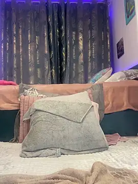 Webcam Model (HotLivv69)  is live.Free join now!