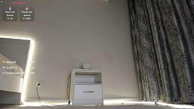 la_kivi (F teen) - :gift: pussy play  :gift: