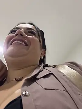 lesly_10- - Lesly_10-'s free webcam - UK Sex Cams