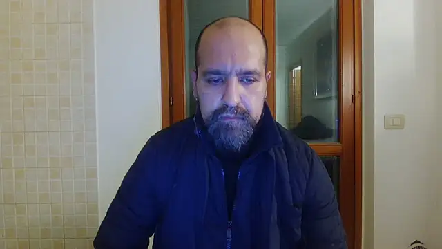 amirdib2025 - AMIRDIB2025's free webcam - UK Sex Cams