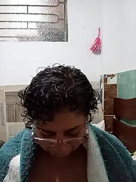 pupi-lanegra - Pupi-Lanegra's free webcam - UK Sex Cams