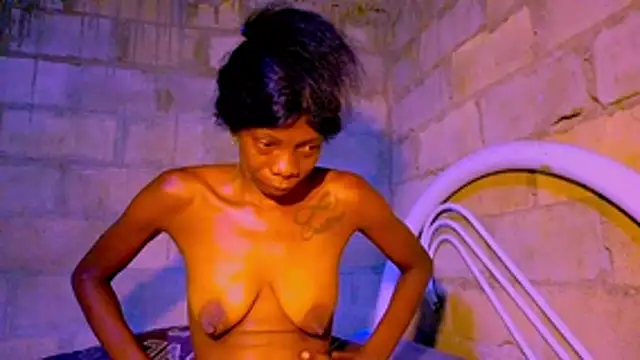 nzanizy - Nzanizy's free webcam