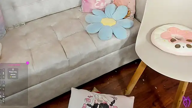 tinysara - Tinysara's free webcam - UK Sex Cams