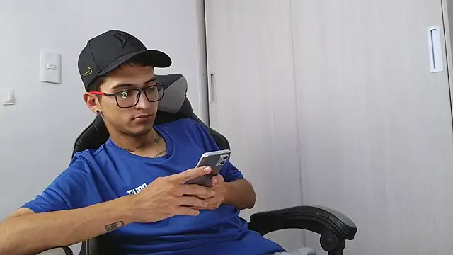 nico_viper_1 - Nico_viper_1's free webcam - UK Sex Cams