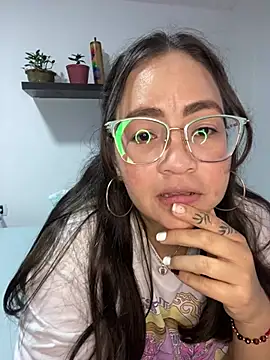 alisbloom - Alisbloom's free webcam