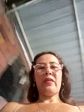 Webcam Model (Salome_69)  is live.Free join now!