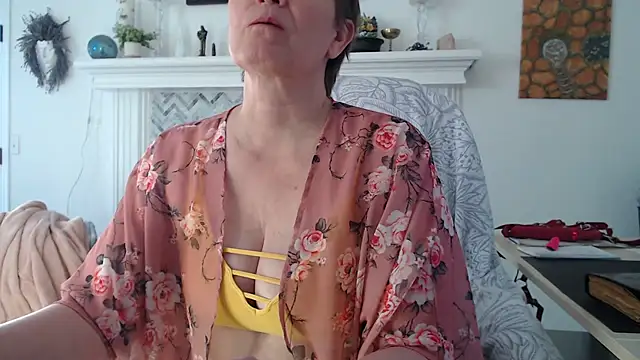 aurorawillows - AuroraWillows's free webcam