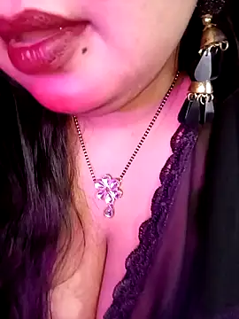 Webcam Model (Suhanakhan04)  is live.Free join now!