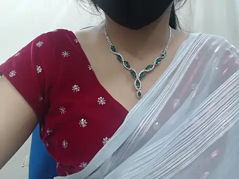 lovely_siri_23 - Lovely_Siri_23's free webcam - UK Sex Cams