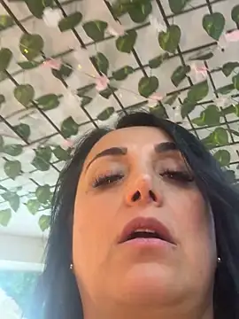 Webcam Model (hotadhara01)  is live.Free join now!