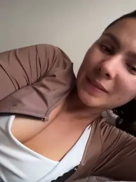 sofiag_ (F young) - Undressing in the bathroom 😈🔥