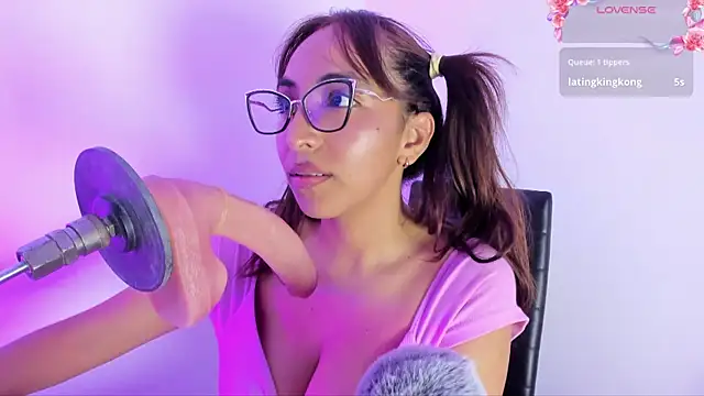 leticia_brownn1 - Leticia_brownn1's free webcam