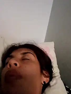 Webcam Model (Anamaria-24)  is live.Free join now!