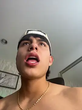 Lander_Cruz Live Webcam on Stripchat