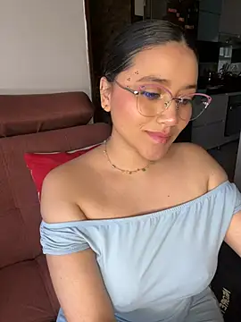 Webcam Model (Veronica_Wins_)  is live.Free join now!