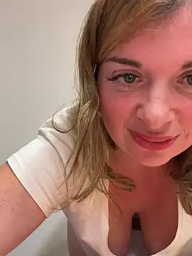 Webcam Model (Lombada)  is live.Free join now!