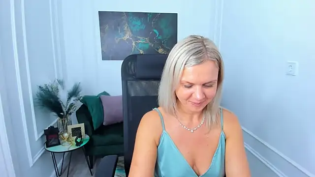 agathaklouin - AgathaKlouin's free webcam