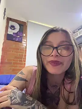 Webcam Model (KoraSweett)  is live.Free join now!