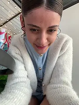 alana15 - Alana15's free webcam