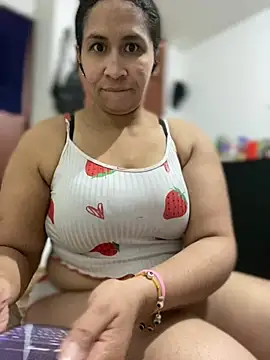 Webcam Model (Carola-Ross)  is live.Free join now!