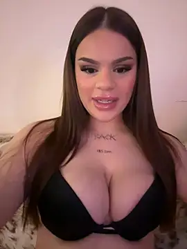 BellaaVixen from StripChat is Freechat