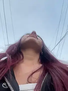 Webcam Model (Emily-teen)  is live.Free join now!