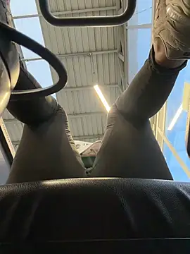 cami_leon2 (Ask my age) - Total Naked control lush in public