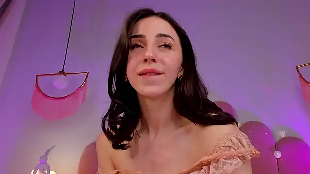 elsayoung - ElsaYoung's free webcam - UK Sex Cams