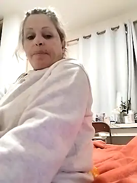 Webcam Model (canariamorbosa)  is live.Free join now!