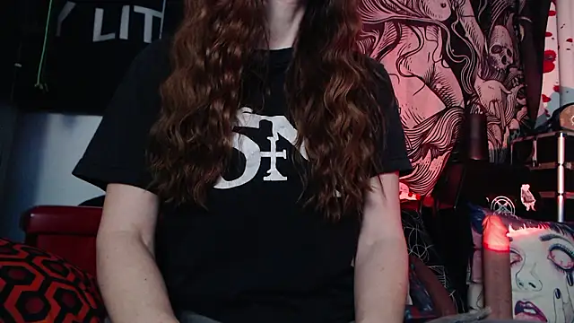 Silentmary's Stripchat show and profile