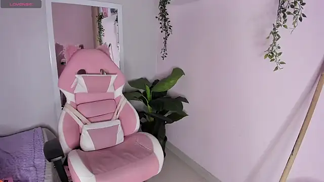 kimapril - KIMAPRIL's free webcam - UK Sex Cams