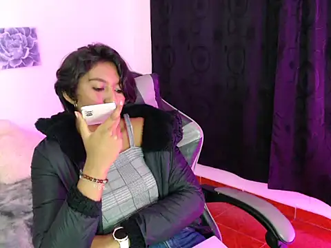 samanta_777 - Samanta_777's free webcam - UK Sex Cams