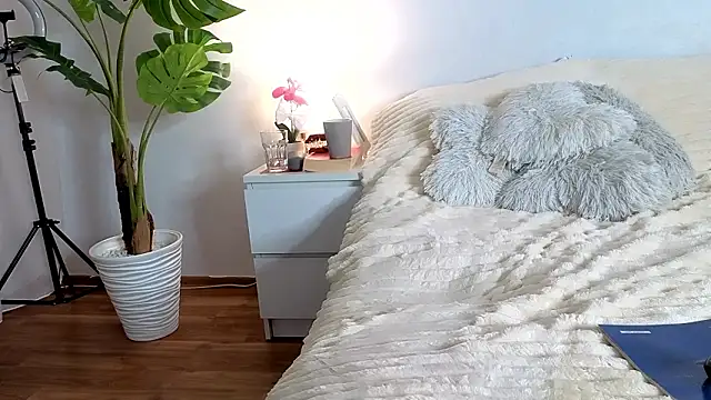 emmavayne - EmmaVayne's free webcam - UK Sex Cams