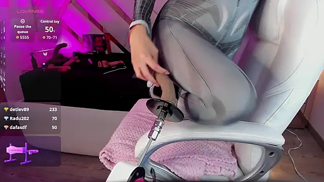 michelle_cutee_ (F young) - SPANK ASS