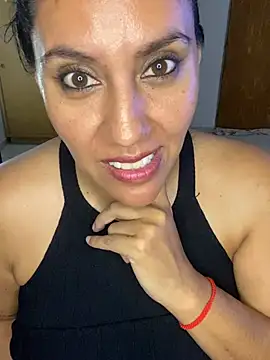 samantablair (F milf) - Naked + oil