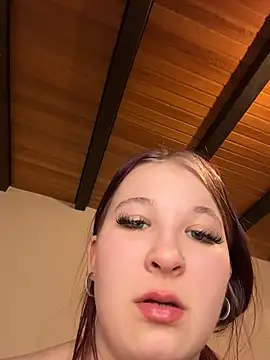 LittleChaosQueen from StripChat is Freechat