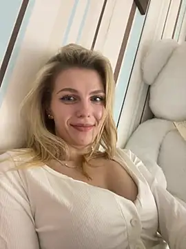 my_hotgirl - My_Hotgirl's free webcam